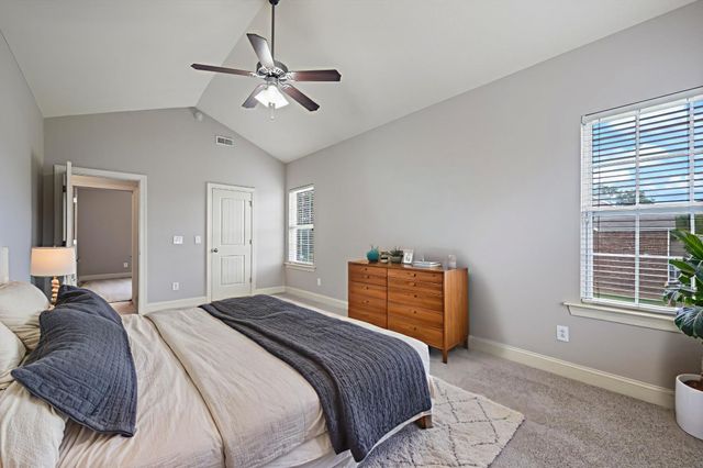 220 Rowlette Cir, Murfreesboro, TN 37127