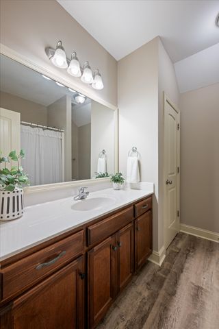 220 Rowlette Cir, Murfreesboro, TN 37127