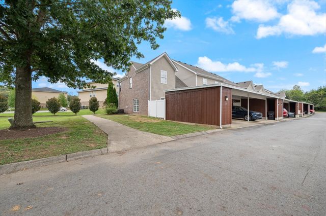 220 Rowlette Cir, Murfreesboro, TN 37127
