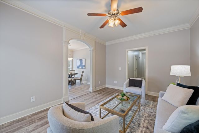 220 Rowlette Cir, Murfreesboro, TN 37127