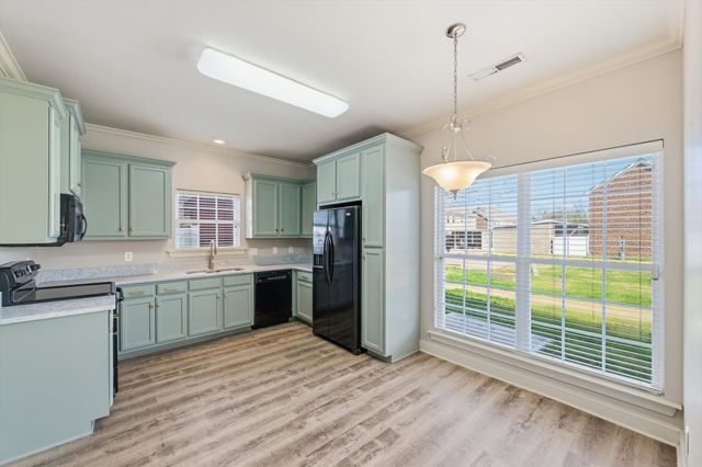 220 Rowlette Cir, Murfreesboro, TN 37127