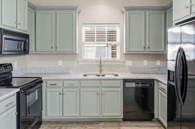 220 Rowlette Cir, Murfreesboro, TN 37127