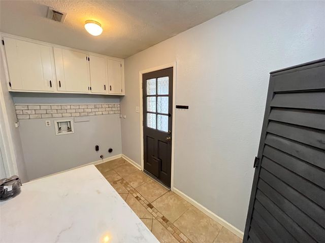 2919 Holly Green Drive, Houston, TX 77339
