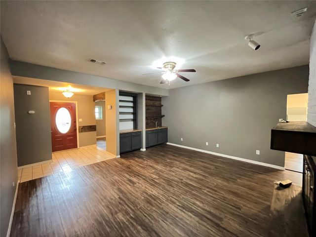 2919 Holly Green Drive, Houston, TX 77339