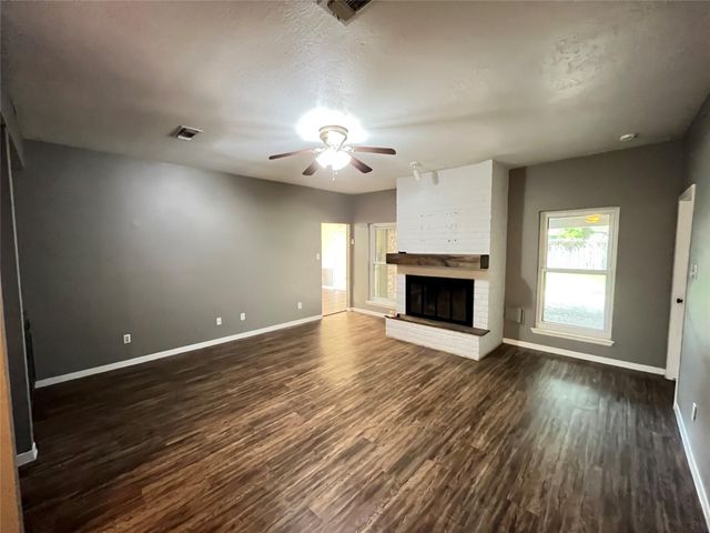 2919 Holly Green Drive, Houston, TX 77339