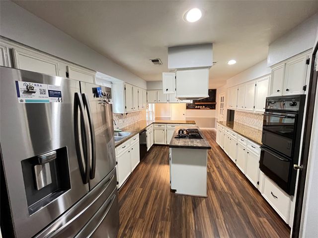 2919 Holly Green Drive, Houston, TX 77339