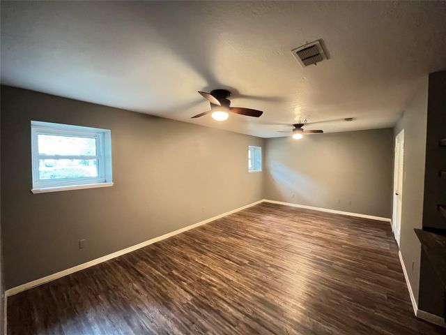 2919 Holly Green Drive, Houston, TX 77339