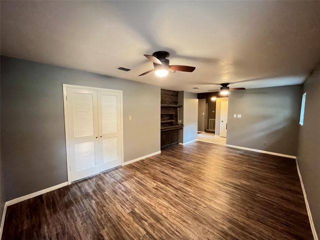 2919 Holly Green Drive, Houston, TX 77339