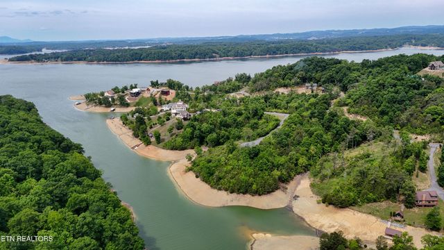 25 Stone Bridge Drive, Dandridge, TN 37725