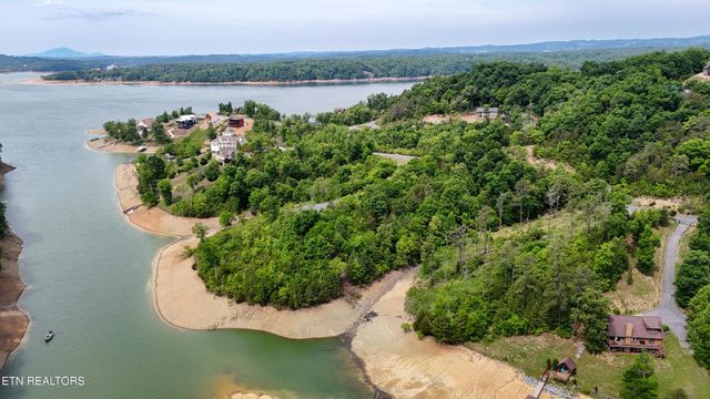 25 Stone Bridge Drive, Dandridge, TN 37725
