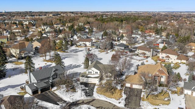 9136 Cambridge Alcove, Woodbury, MN 55125