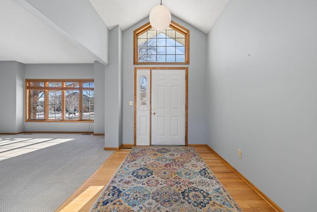 9136 Cambridge Alcove, Woodbury, MN 55125