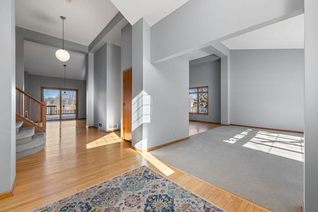 9136 Cambridge Alcove, Woodbury, MN 55125