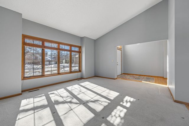 9136 Cambridge Alcove, Woodbury, MN 55125