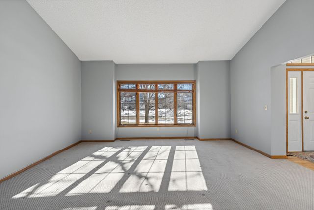 9136 Cambridge Alcove, Woodbury, MN 55125