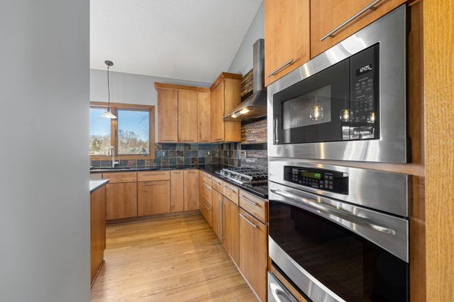 9136 Cambridge Alcove, Woodbury, MN 55125