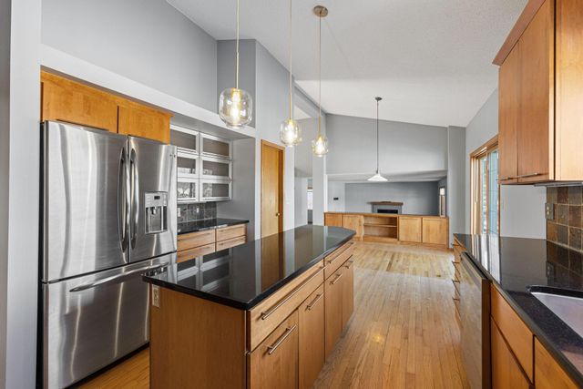 9136 Cambridge Alcove, Woodbury, MN 55125