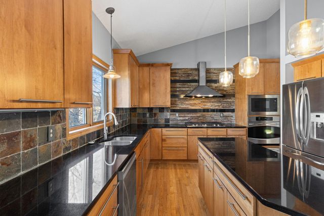 9136 Cambridge Alcove, Woodbury, MN 55125