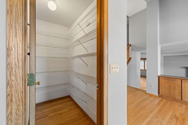 9136 Cambridge Alcove, Woodbury, MN 55125