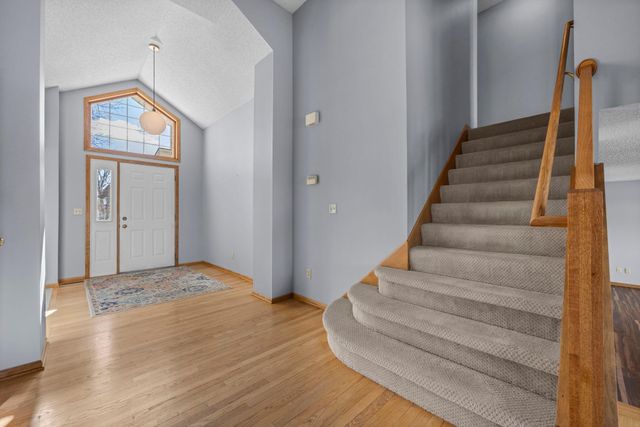 9136 Cambridge Alcove, Woodbury, MN 55125