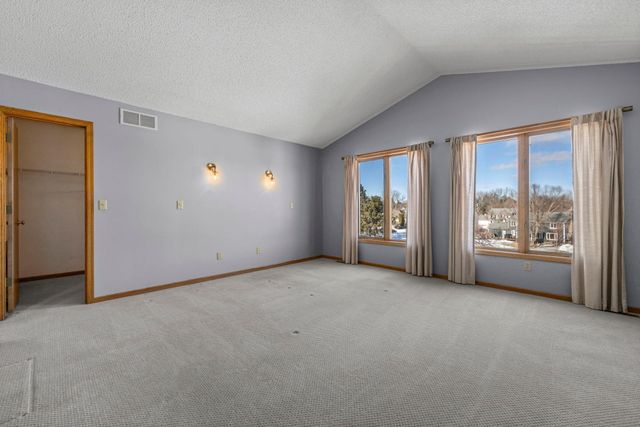 9136 Cambridge Alcove, Woodbury, MN 55125