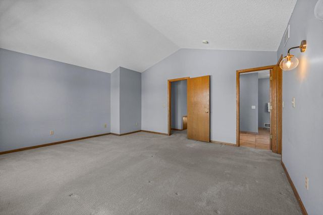 9136 Cambridge Alcove, Woodbury, MN 55125