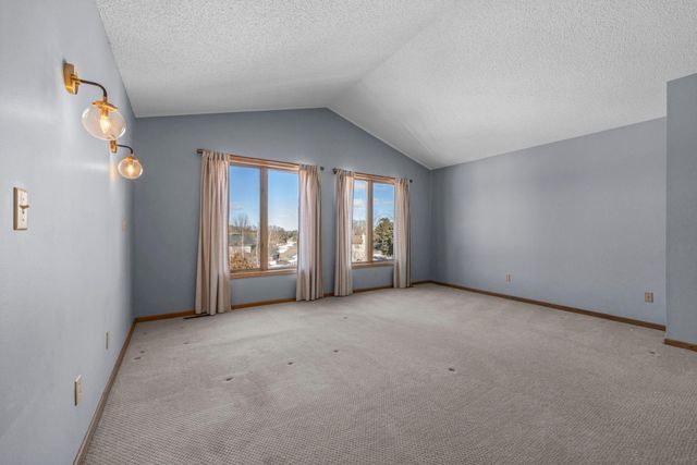 9136 Cambridge Alcove, Woodbury, MN 55125