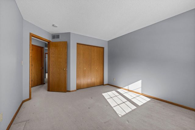 9136 Cambridge Alcove, Woodbury, MN 55125