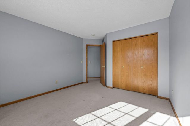 9136 Cambridge Alcove, Woodbury, MN 55125