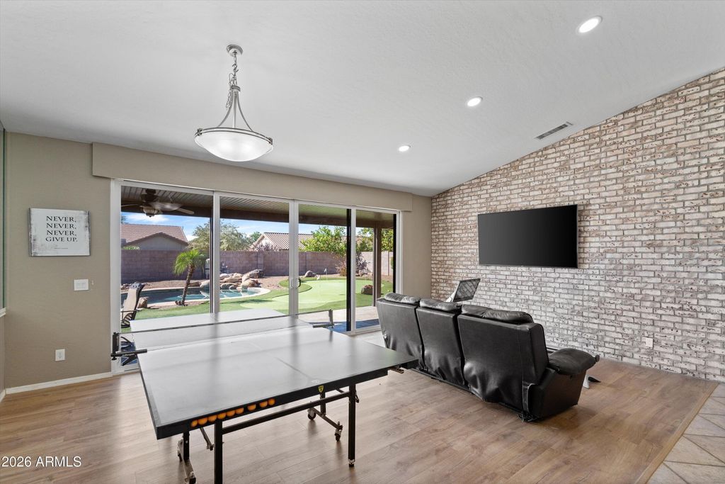 Image 10 of property listing at 7329 W PLANADA Lane, Glendale, AZ 85310