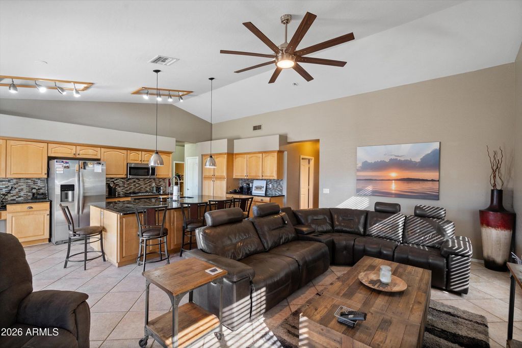 Image 12 of property listing at 7329 W PLANADA Lane, Glendale, AZ 85310