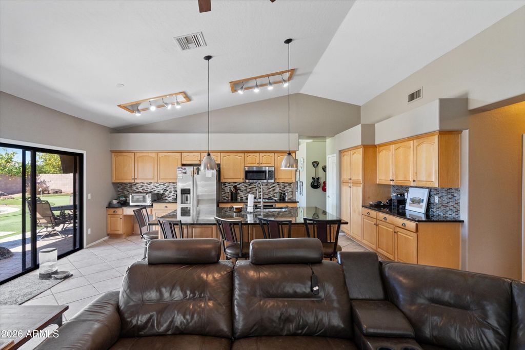 Image 15 of property listing at 7329 W PLANADA Lane, Glendale, AZ 85310