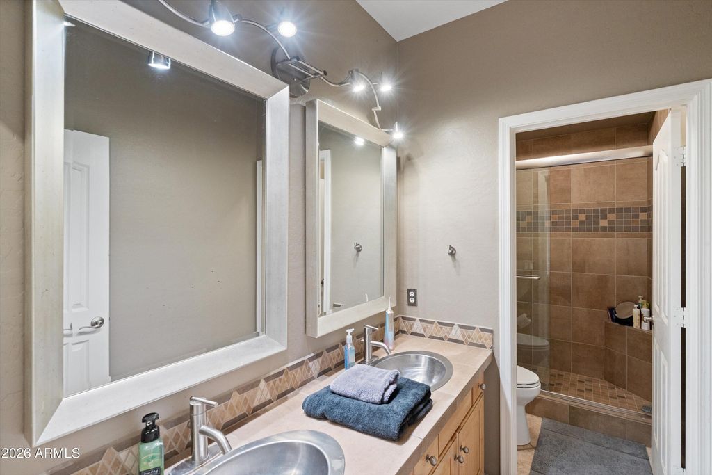 Image 25 of property listing at 7329 W PLANADA Lane, Glendale, AZ 85310