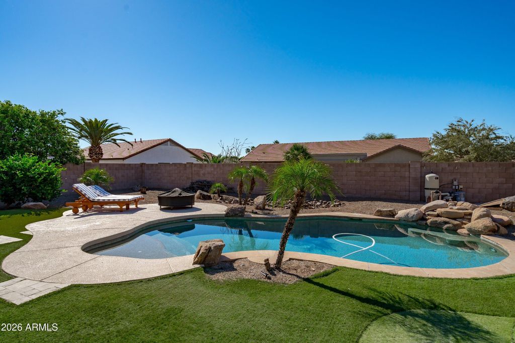 Image 39 of property listing at 7329 W PLANADA Lane, Glendale, AZ 85310