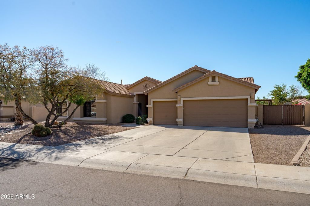 Image 6 of property listing at 7329 W PLANADA Lane, Glendale, AZ 85310