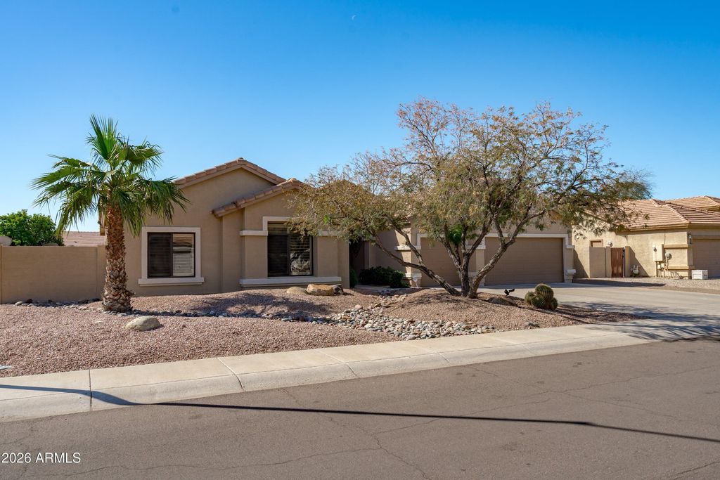 Image 7 of property listing at 7329 W PLANADA Lane, Glendale, AZ 85310