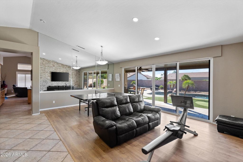 Image 9 of property listing at 7329 W PLANADA Lane, Glendale, AZ 85310