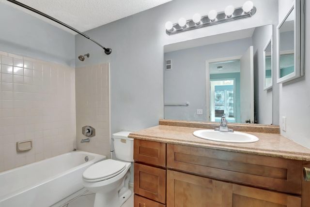 2301 N CONGRESS Avenue 23, Boynton Beach, FL 33426