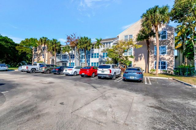 2301 N CONGRESS Avenue 23, Boynton Beach, FL 33426