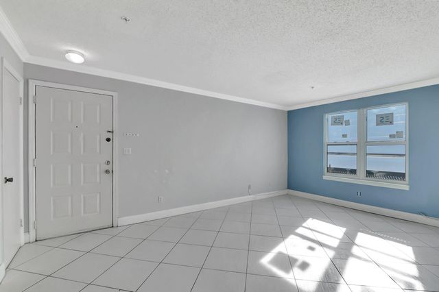 2301 N CONGRESS Avenue 23, Boynton Beach, FL 33426
