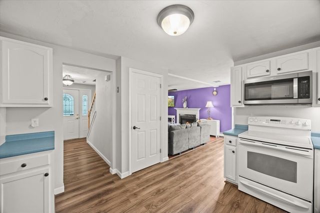 27 N Grove St, Middleboro, MA 02346