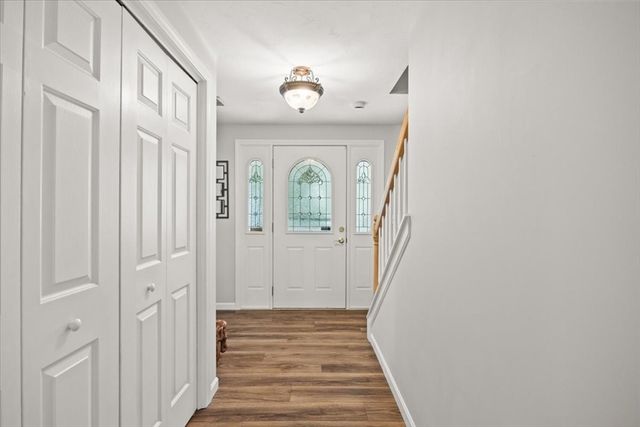 27 N Grove St, Middleboro, MA 02346