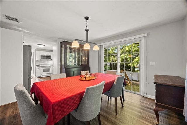 27 N Grove St, Middleboro, MA 02346