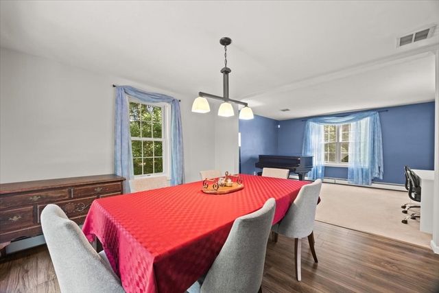 27 N Grove St, Middleboro, MA 02346