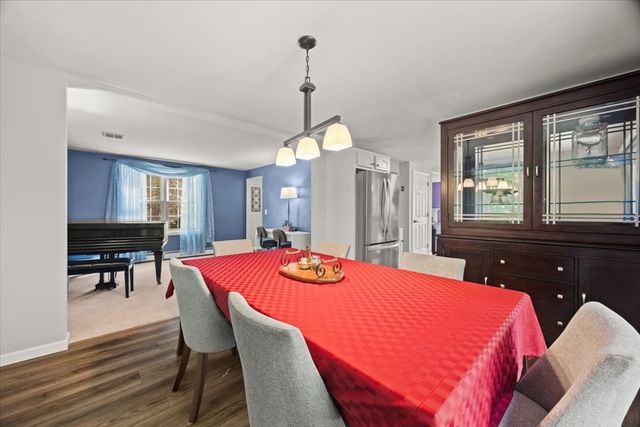 27 N Grove St, Middleboro, MA 02346