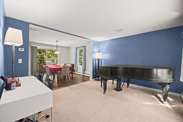 27 N Grove St, Middleboro, MA 02346