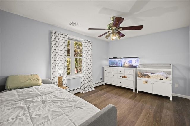 27 N Grove St, Middleboro, MA 02346