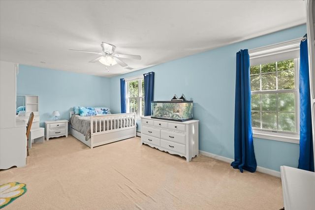 27 N Grove St, Middleboro, MA 02346
