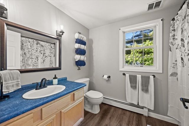 27 N Grove St, Middleboro, MA 02346
