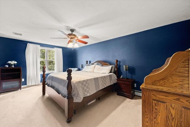 27 N Grove St, Middleboro, MA 02346